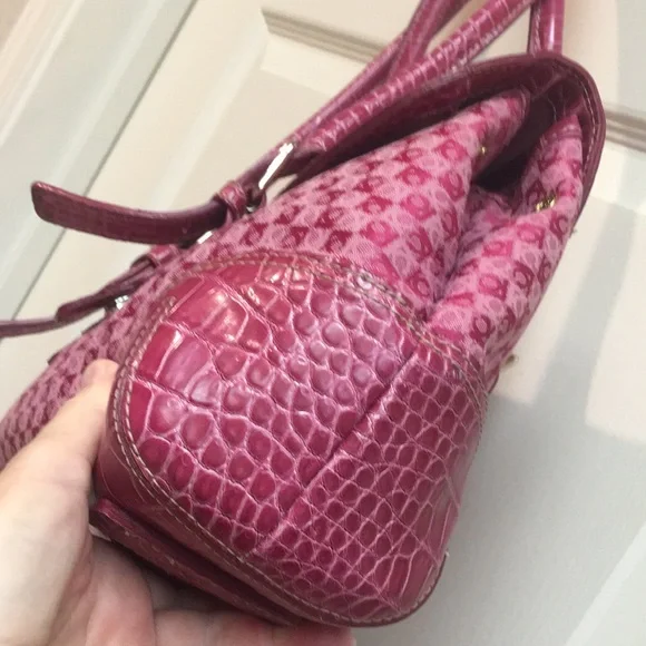 Liz Claiborne Raspberry Pink Crocodile Pattern Handbag - plus Wallet! - Picture 6 of 16